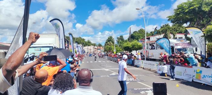 Ligne d'arrivée championnats de la caraïbe de cyclisme sur route