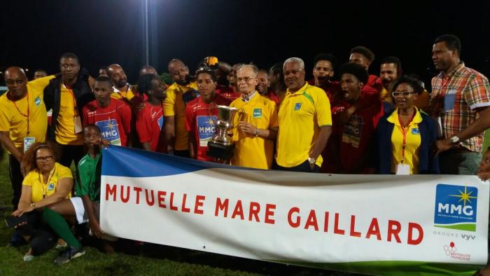 Résultat de recherche d'images pour "geldar de kourou, vainqueur de la coupe"