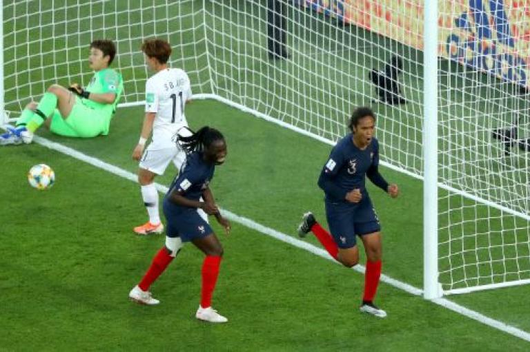     Coupe du monde féminine de football : l'équipe de France affrontera le Brésil

