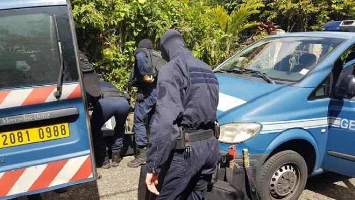     Vol à main armée : trois arrestations au quartier Terraille aux Trois-Îlets


