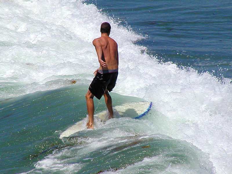    Un surfeur en difficulté sauvé par hélicoptère

