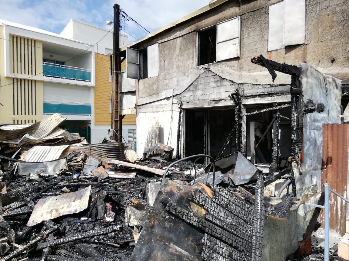     Incendie aux Abymes : cinq familles à reloger au plus vite 

