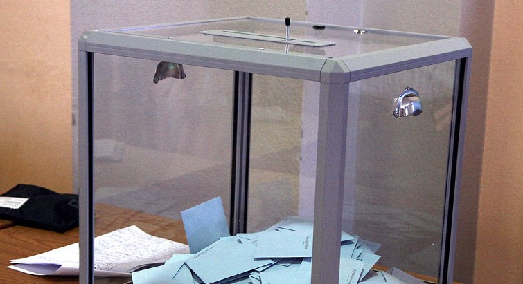     Elections municipales : maintien du second tour à Mayotte, report du scrutin en Guyane

