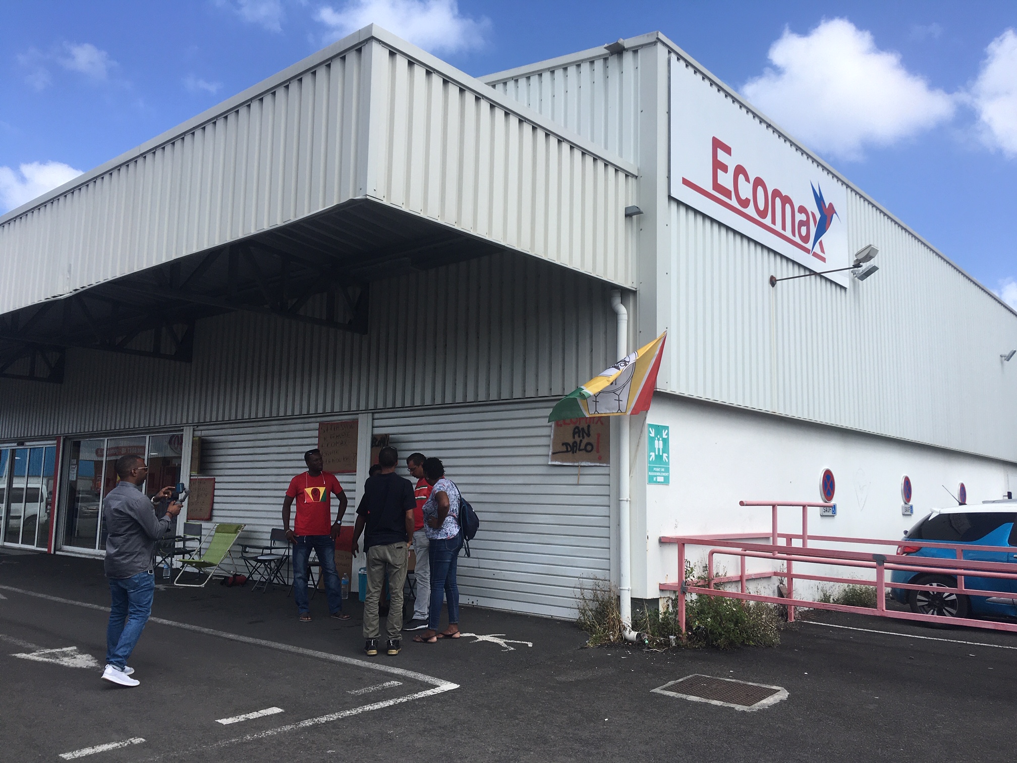     Les salariés d'Ecomax sont en grève en Guadeloupe

