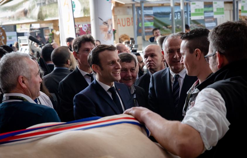     Coronavirus, remaniement, racisme : quels thèmes abordera Emmanuel Macron ce dimanche ?

