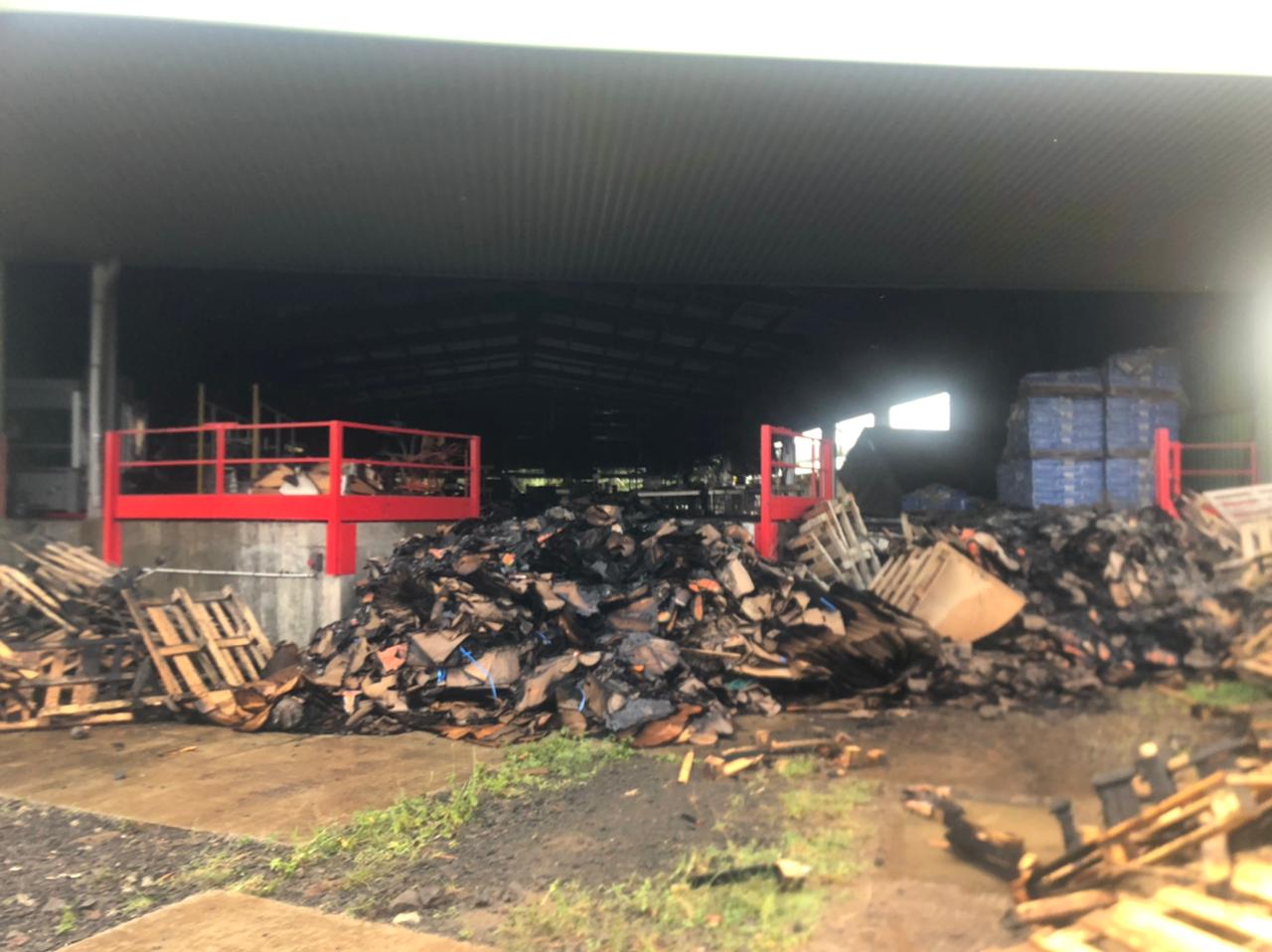     Incendie d'un hangar à banane : les ouvriers agricoles inquiets pour leurs emplois

