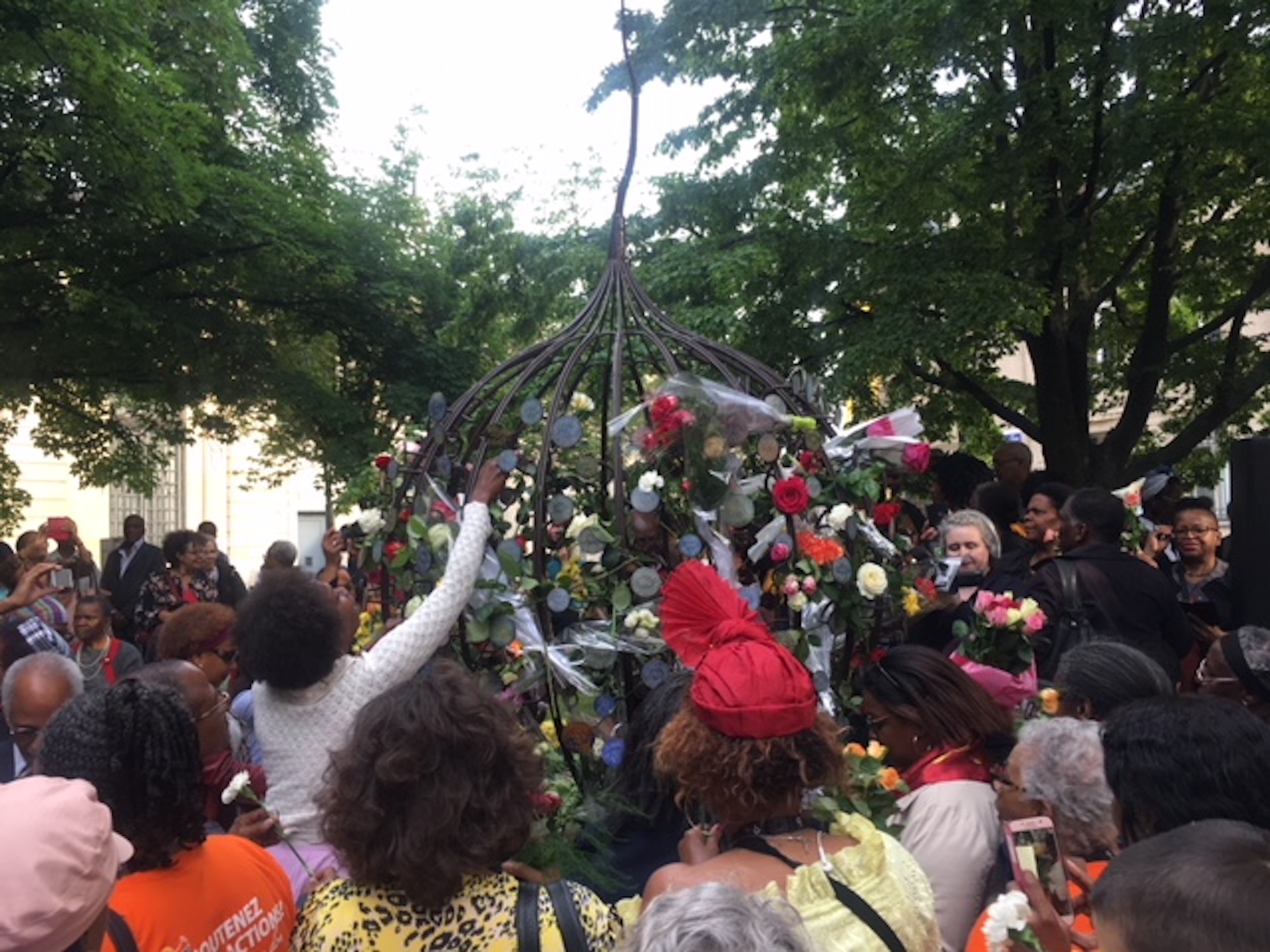     [AUDIO] "Le Mémorial des Tuileries en hommage aux victimes de l'esclavage colonial sera avec leurs noms ou ne sera pas"

