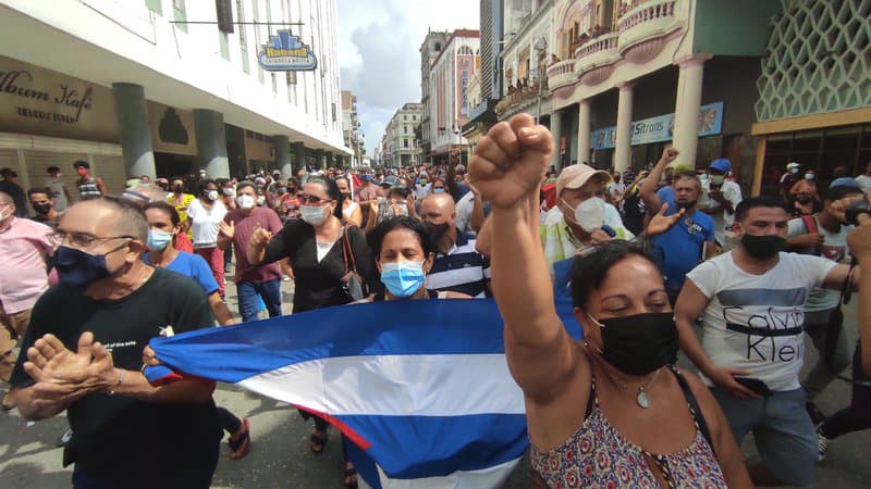     Cuba: 6 à 30 ans de prison pour 128 manifestants du 11 juillet

