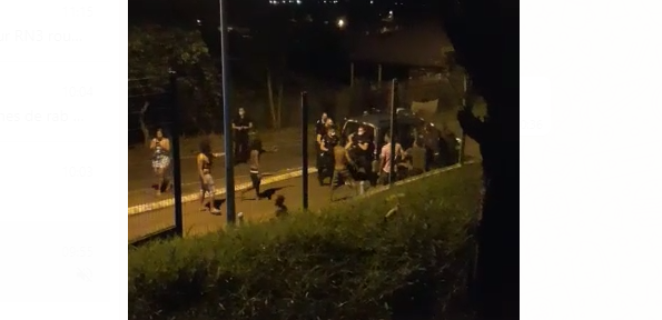     [VIDEO] Echauffourées avec les forces de l'ordre au Robert hier soir

