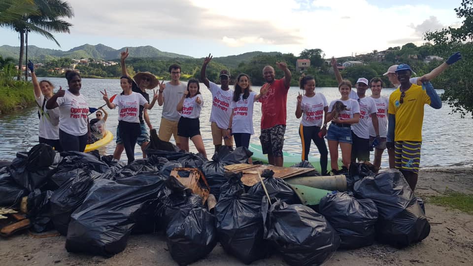     Opération "Pays Propre": plus de 12 tonnes de déchets récoltés en trois jours sur l'île

