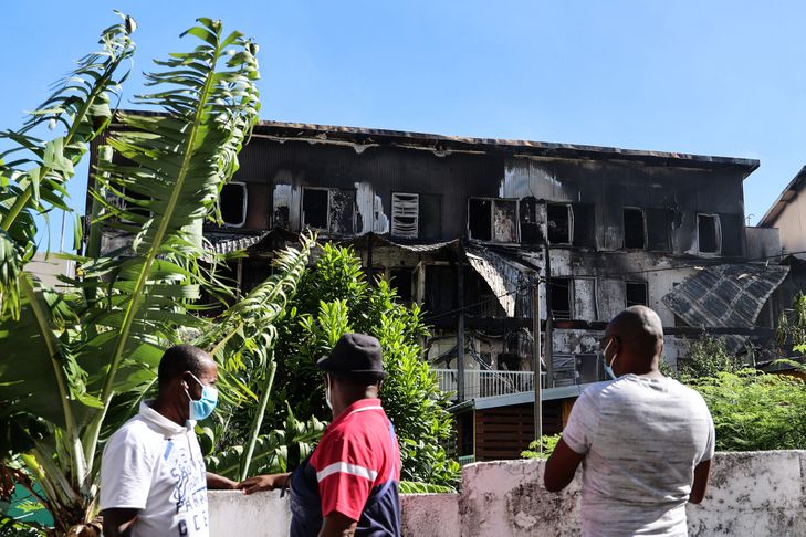     La Réunion : l'incendie d'un immeuble social fait au moins cinq morts et vingt blessés


