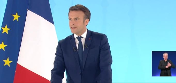     Macron installe le duel avec Le Pen sur le "pouvoir d'achat" et "l'Europe"

