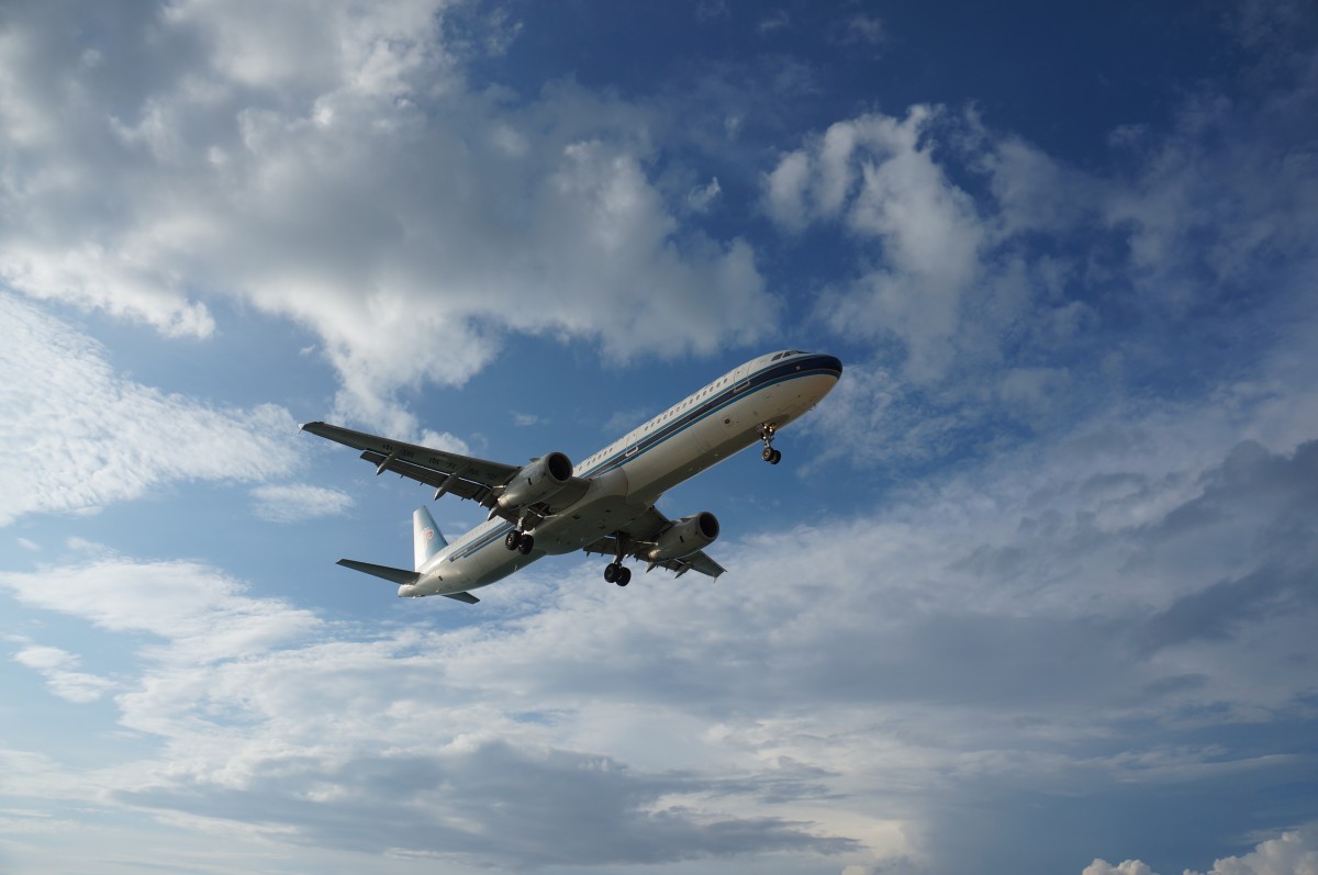     Hausse du prix des billets d'avion entre l'Hexagone et l'Outremer

