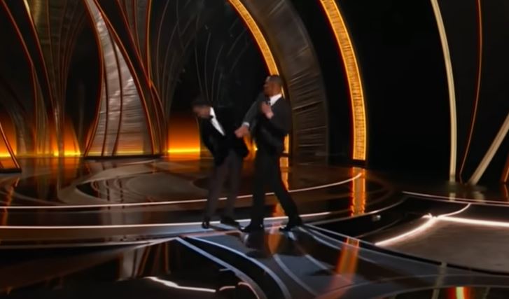     Will Smith interdit de toute cérémonie des Oscars pour dix ans (Académie)


