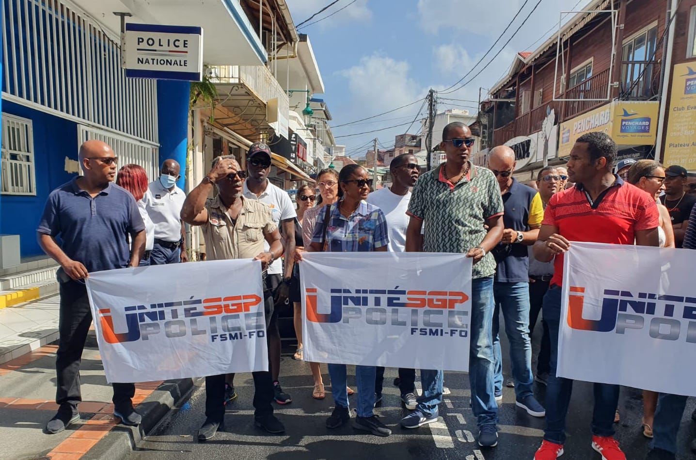     Basse-Terre : policiers et commerçants mobilisés contre l'insécurité

