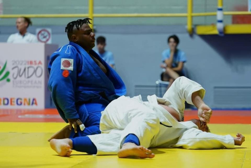     Romuald Raboteur monte sur la 3ème marche du podium au championnat d'Europe de para-Judo

