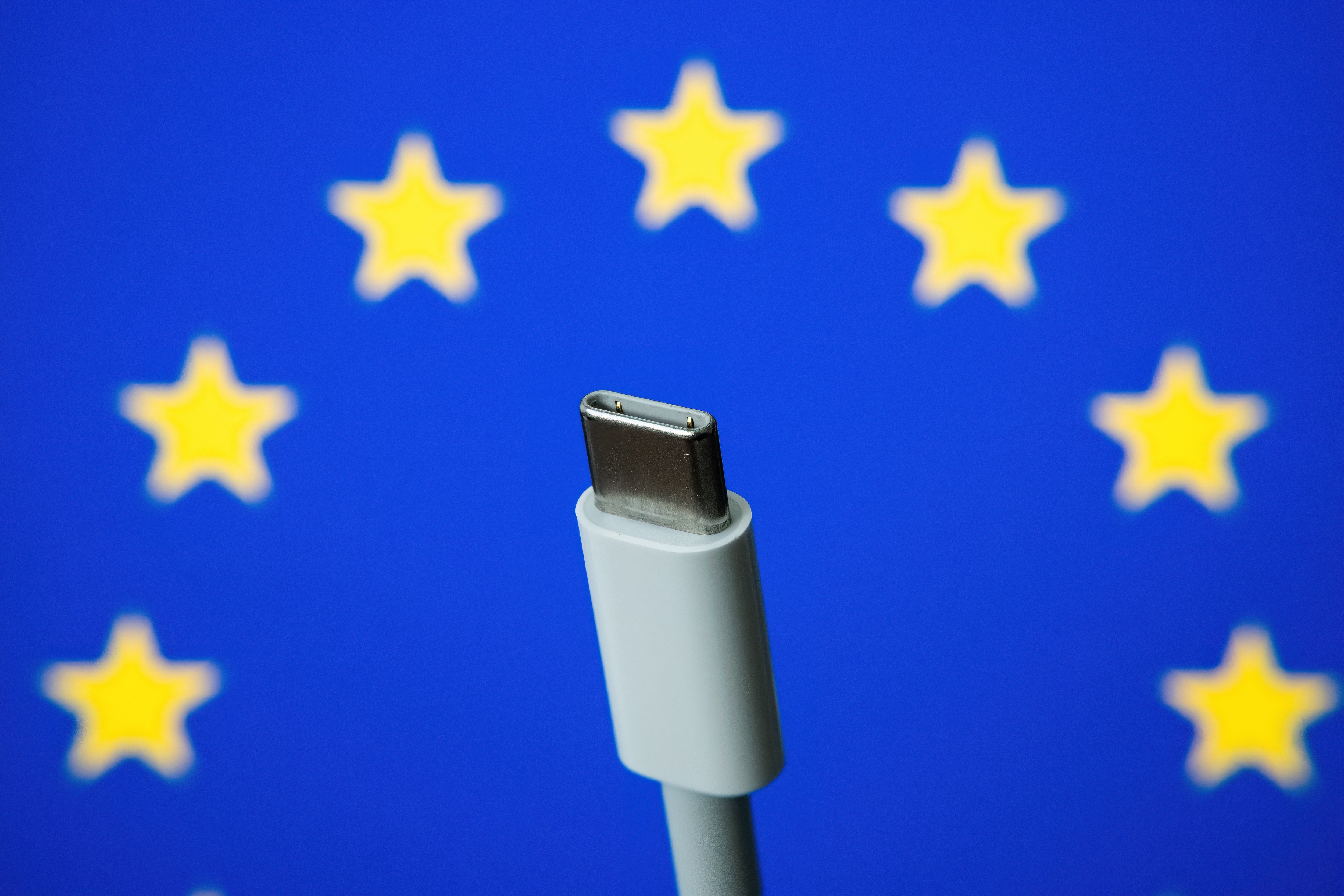     L'Union Européenne impose le chargeur USB-C pour tous les smartphones

