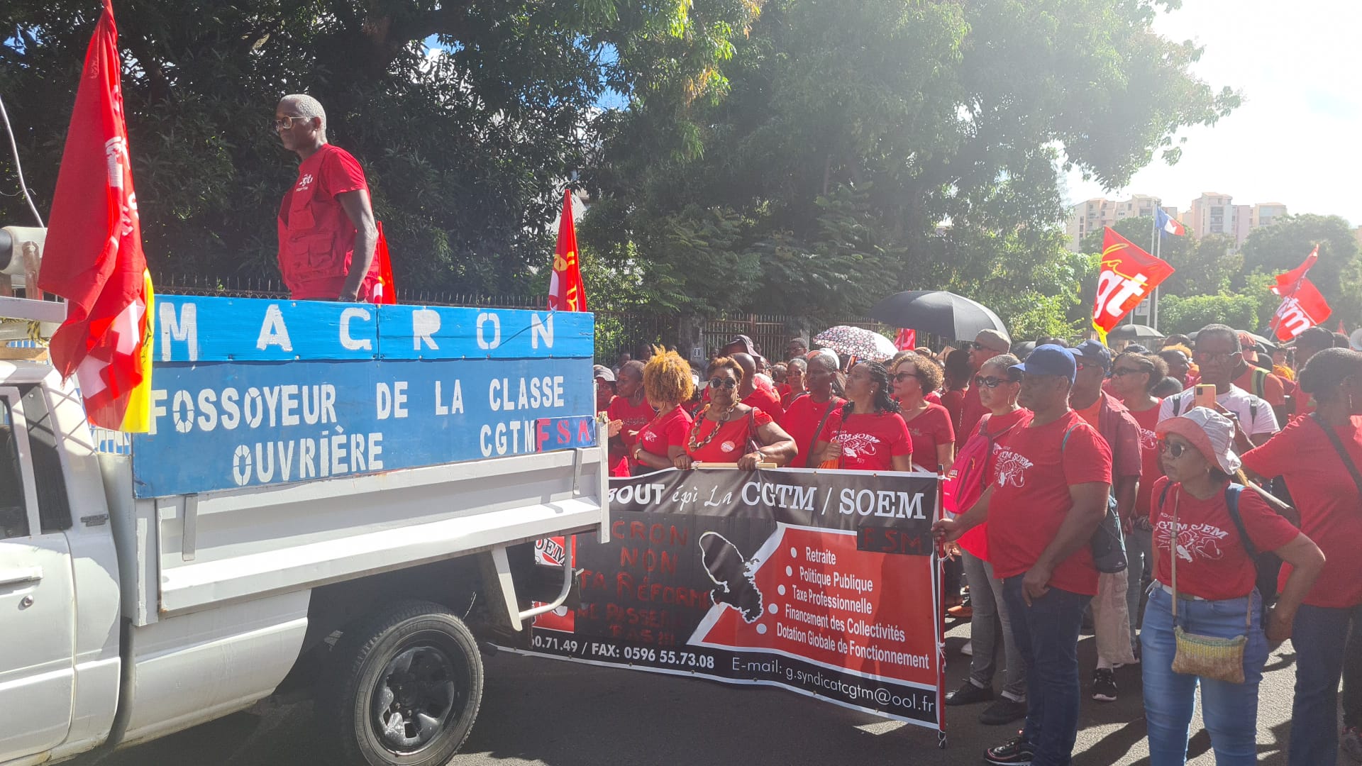     À Fort-de-France, les syndicats disent non à la réforme des retraites d'Emmanuel Macron

