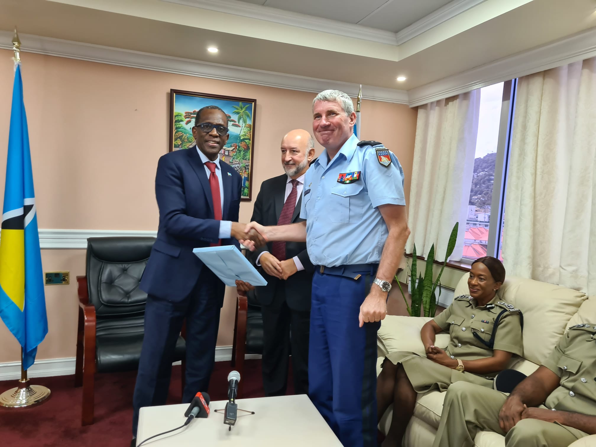     La Martinique et Sainte-Lucie ont fait un pas de plus dans la lutte contre la criminalité

