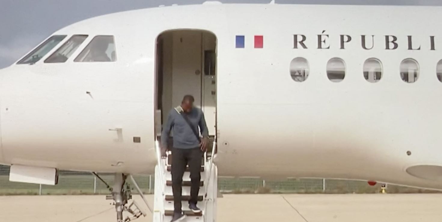     Olivier Dubois, ex-otage au Sahel, est arrivé en France

