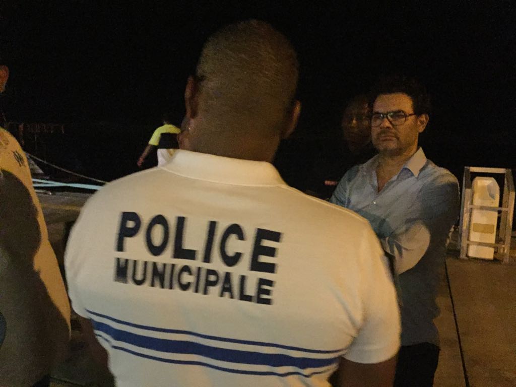 Laurent Bernier, la maire de Saint-François, et ses services attendent l'arrivée des rapatriés.