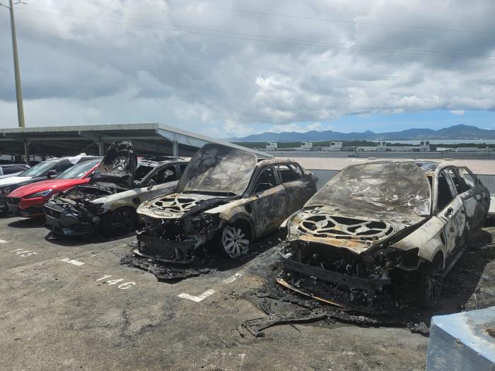 véhicules incendiés Autos GM
