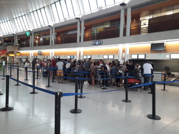     L'aéroport Aimé Césaire reprend son activité après la fermeture de jeudi. 

