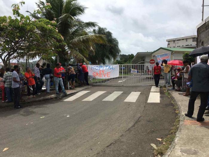     La grève se poursuit à l'hôpital de Trinité


