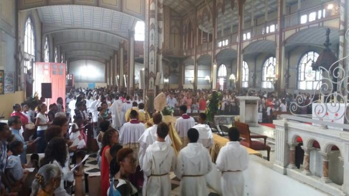     Les chrétiens de Martinique célèbrent Pâques

