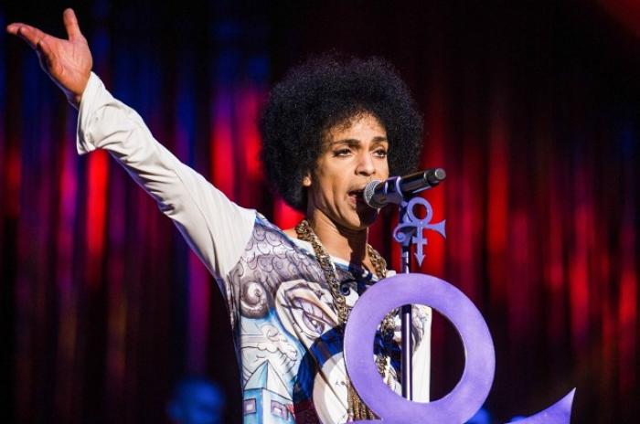     Prince s'est éteint à l'âge de 57 ans 

