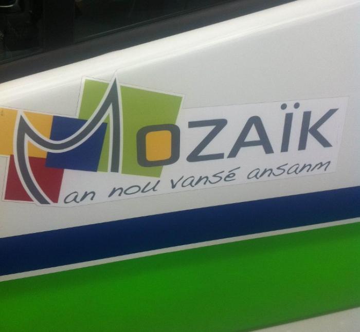     Quatre lignes de bus du réseau Mozaïk à l'arrêt

