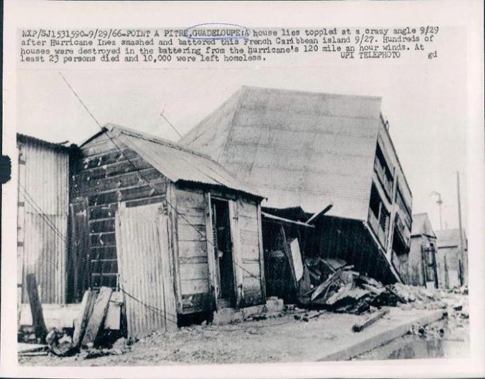     TRANCHES D'HISTOIRES - En 1966, le cyclone Inez dévastait la Guadeloupe.


